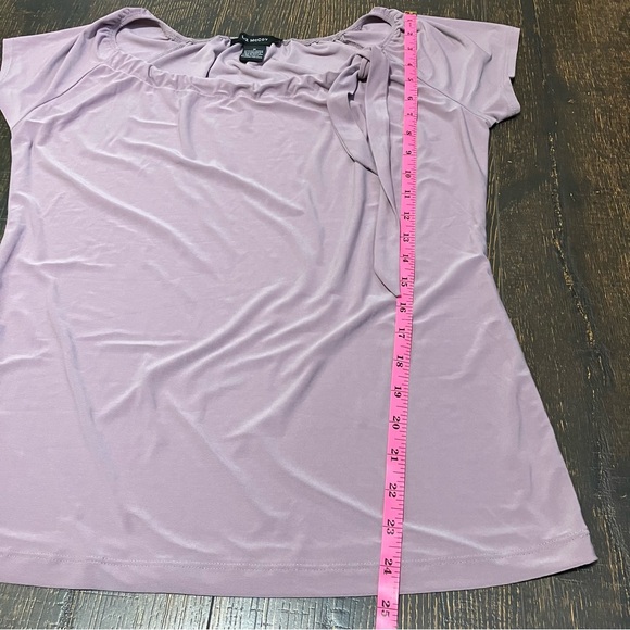 Liz McCoy | Mauve shortsleeve Top with Bow Detail - Picture 7 of 7